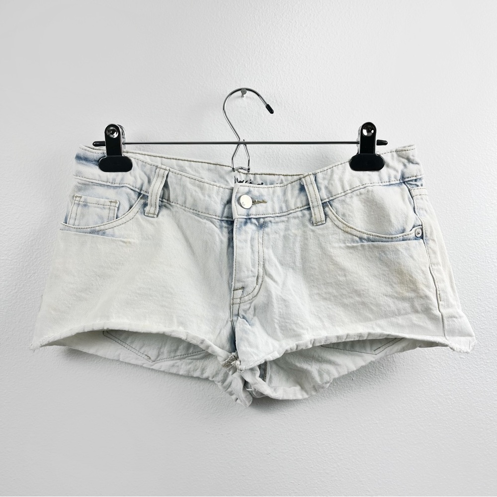 Mossimo Low Rise Short Short Bleached Denim Jean Size 29